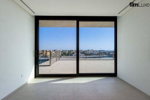 Apartment in Dubai 3 bedrooms, 335.7 sq.m. № 110615 - photo 16