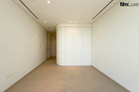Apartment in Dubai 3 bedrooms, 335.7 sq.m. № 110615 - photo 1
