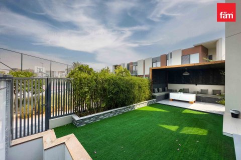Townhouse in Dubai 4 bedrooms, 252 sq.m. № 110617 - photo 29