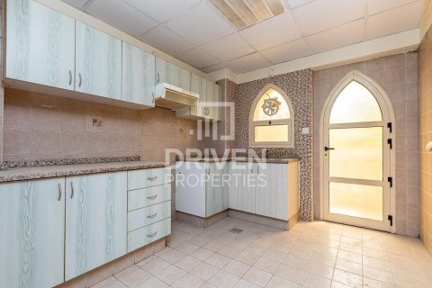 Bâtiment à Dubai Investment Park, Dubai, 1005.68 m², № 127588 - photo 11