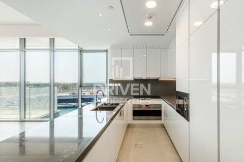 Apartment in Al Wasl, Dubai 3 bedrooms, 173 sq.m. № 19578 - photo 3