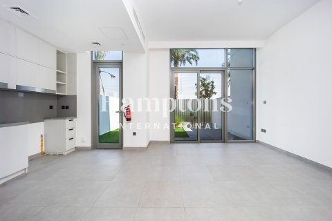 Снять в аренду таунхаус в Ruba, Arabian Ranches 3, Дубай: 3 спальни, 144.83577700м², № 99704 - фото 2