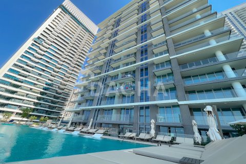 Appartement à EMAAR Beachfront, Dubai Harbour, Dubai, 1 chambre, 71 m², № 110429 - photo 2