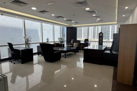 Снять в аренду офис в Бизнес-Бэе, Дубай: 60.8м², № 47997 - фото 1