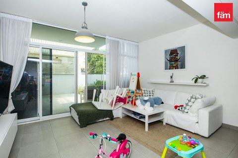 Maison de ville à Dubai, 3 chambres, 346.9 m², № 47970 - photo 1