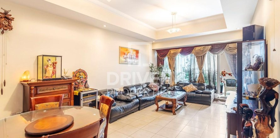Apartment in Churchill Towers, Business Bay, Dubai 2 bedrooms, 136.75 sq.m. № 126712