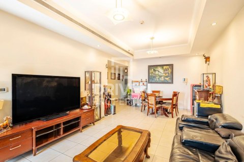 Apartment in Churchill Towers, Business Bay, Dubai 2 bedrooms, 136.75 sq.m. № 126712 - photo 2