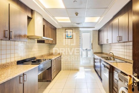 Apartment in Churchill Towers, Business Bay, Dubai 2 bedrooms, 136.75 sq.m. № 126712 - photo 6
