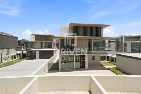 Townhouse in Nad Al Sheba 1, Nadd Al Sheba, Dubai 3 bedrooms, 185.62 sq.m. № 129666