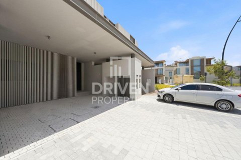 Townhouse in Nad Al Sheba 1, Nadd Al Sheba, Dubai 3 bedrooms, 185.62 sq.m. № 129666 - photo 20