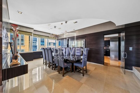 Apartment in Dubai Marina, Dubai 4 bedrooms, 586.03 sq.m. № 129665 - photo 24
