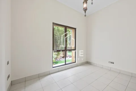 Apartamento en Reehan, Old Town, Dubai, 2 dormitorios, 282 m², № 85603 - foto 5