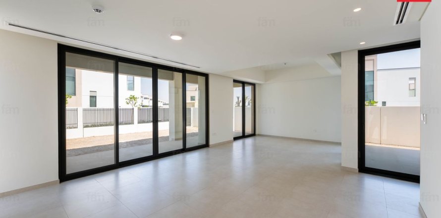 Villa in Dubai 4 bedrooms, 435.4 sq.m. № 58838