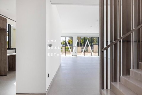 Villa à Dubai, 4 chambres, 348 m², № 52714 - photo 2