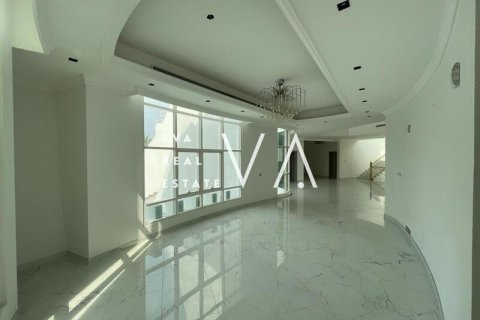 Villa in Jumeirah, Dubai 6 bedrooms, 958.45 sq.m. № 52712 - photo 22