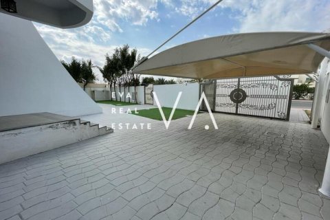 Villa in Jumeirah, Dubai 6 bedrooms, 958.45 sq.m. № 52712 - photo 4