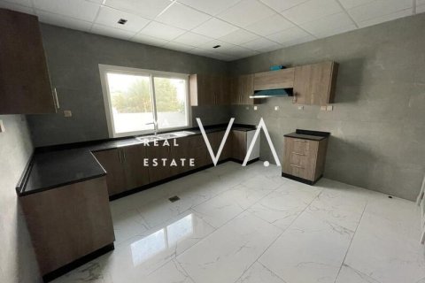 Villa in Jumeirah, Dubai 6 bedrooms, 958.45 sq.m. № 52712 - photo 7