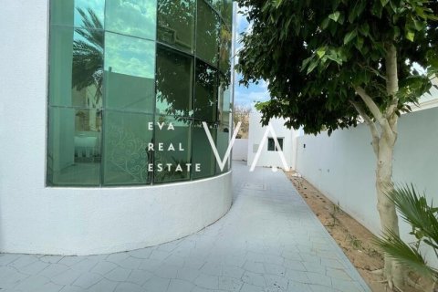 Villa in Jumeirah, Dubai 6 bedrooms, 958.45 sq.m. № 52712 - photo 17