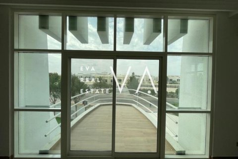 Villa in Jumeirah, Dubai 6 bedrooms, 958.45 sq.m. № 52712 - photo 13