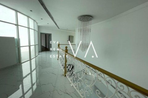 Villa in Jumeirah, Dubai 6 bedrooms, 958.45 sq.m. № 52712 - photo 8