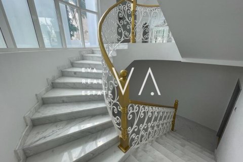 Villa in Jumeirah, Dubai 6 bedrooms, 958.45 sq.m. № 52712 - photo 16