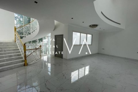 Villa in Jumeirah, Dubai 6 bedrooms, 958.45 sq.m. № 52712 - photo 20
