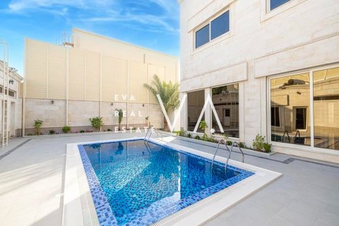 Villa in Meydan, Dubai 5 bedrooms, 1140.9 sq.m. № 52715 - photo 3