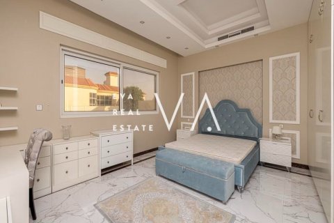 Villa in Meydan, Dubai 5 bedrooms, 1140.9 sq.m. № 52715 - photo 22