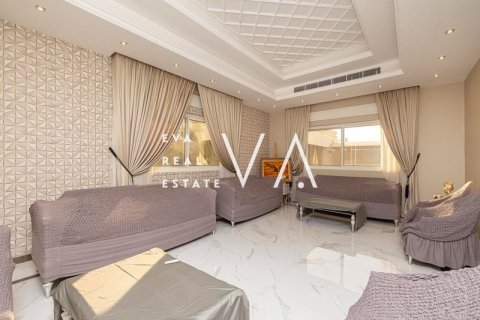 Villa in Meydan, Dubai 5 bedrooms, 1140.9 sq.m. № 52715 - photo 8