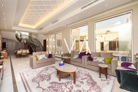 Villa in Meydan, Dubai 5 bedrooms, 1140.9 sq.m. № 52715 - photo 11