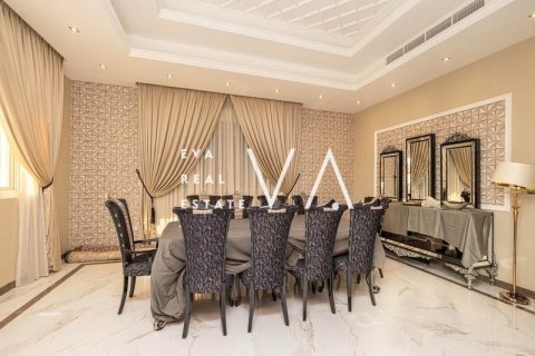 Villa in Meydan, Dubai 5 bedrooms, 1140.9 sq.m. № 52715 - photo 7