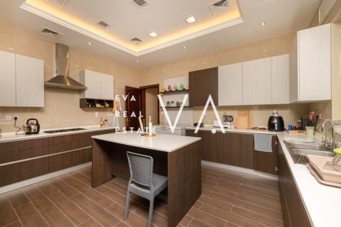 Villa in Meydan, Dubai 5 bedrooms, 1140.9 sq.m. № 52715 - photo 13