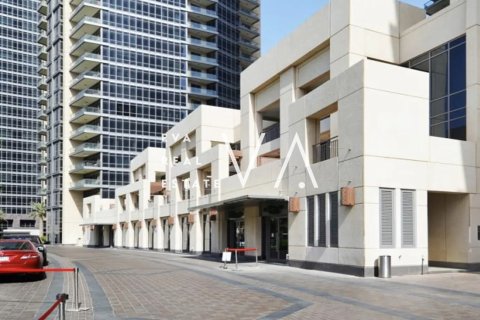 Apartment in Downtown Dubai (Downtown Burj Dubai), Dubai 1 bedroom, 72.65 sq.m. № 52713 - photo 9
