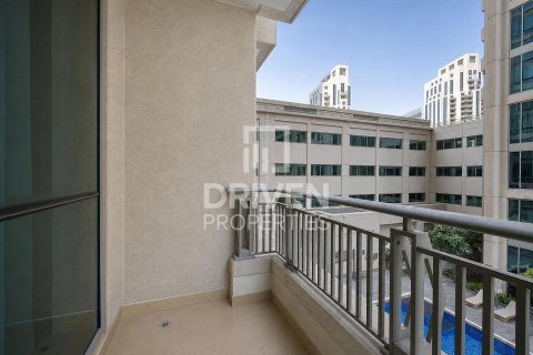 Appartement à Boulevard Central Towers, Downtown Dubai (Downtown Burj Dubai), Dubai, 1 chambre, 70.33 m², № 127924 - photo 14