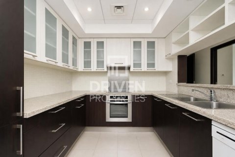 Appartement à Boulevard Central Towers, Downtown Dubai (Downtown Burj Dubai), Dubai, 1 chambre, 70.33 m², № 127924 - photo 11
