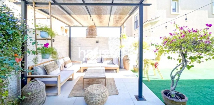 Villa in Villanova, Dubai Land, Dubai 3 bedrooms, 244 sq.m. № 43500