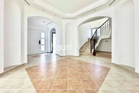 Купить виллу в Дубай Инвестмент Парке, Дубай: 5 спален, 577м², № 43488 - фото 5