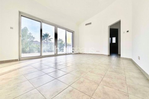 Купить виллу в Дубай Инвестмент Парке, Дубай: 5 спален, 577м², № 43488 - фото 11