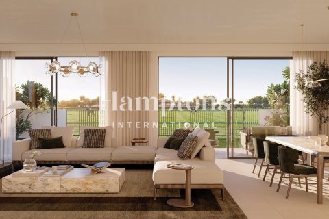 Villa in Dubai 5 bedrooms, 802.21740500 sq.m. № 85216 - photo 3