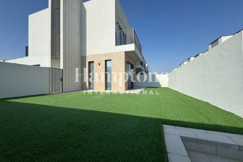 Villa in Dubai South (Dubai World Central), Dubai 4 bedrooms, 301.19152600 sq.m. № 85223 - photo 12
