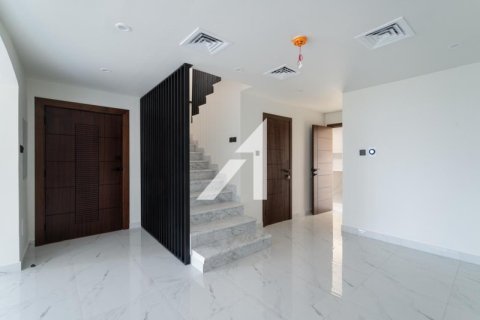 Villa en Diamond Views, Jumeirah Village Circle, Dubai, 5 dormitorios, 285.4 m², № 11823 - foto 4