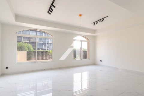 Villa en Diamond Views, Jumeirah Village Circle, Dubai, 5 dormitorios, 285.4 m², № 11823 - foto 3