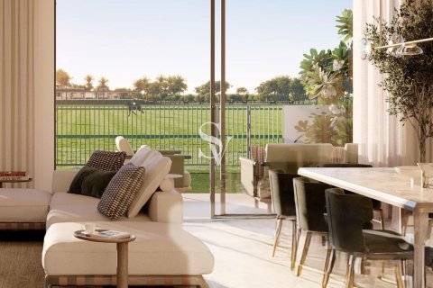 Villa en Dubai Investment Park, Dubai, 5 dormitorios, 500 m², № 113391 - foto 2
