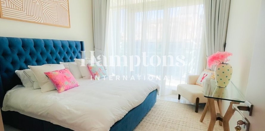 Apartment in Dubai Harbour, Dubai 3 bedrooms, 177.909 sq.m. № 113400