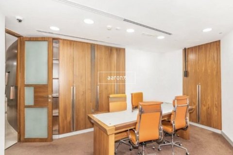 Office in Jumeirah Lake Towers, Dubai 297.4 sq.m. № 10915 - photo 4