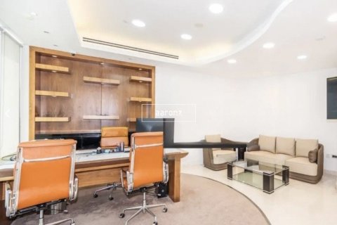 Office in Jumeirah Lake Towers, Dubai 297.4 sq.m. № 10915 - photo 2