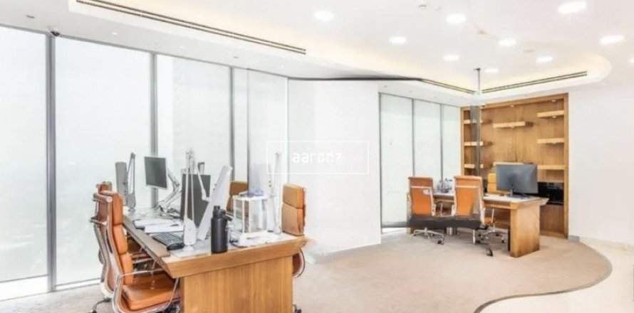 Office in Jumeirah Lake Towers, Dubai 297.4 sq.m. № 10915