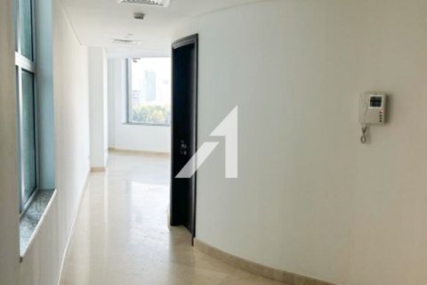 Снять в аренду квартиру в Дубае: студию, 63.4м², № 10913 - фото 8