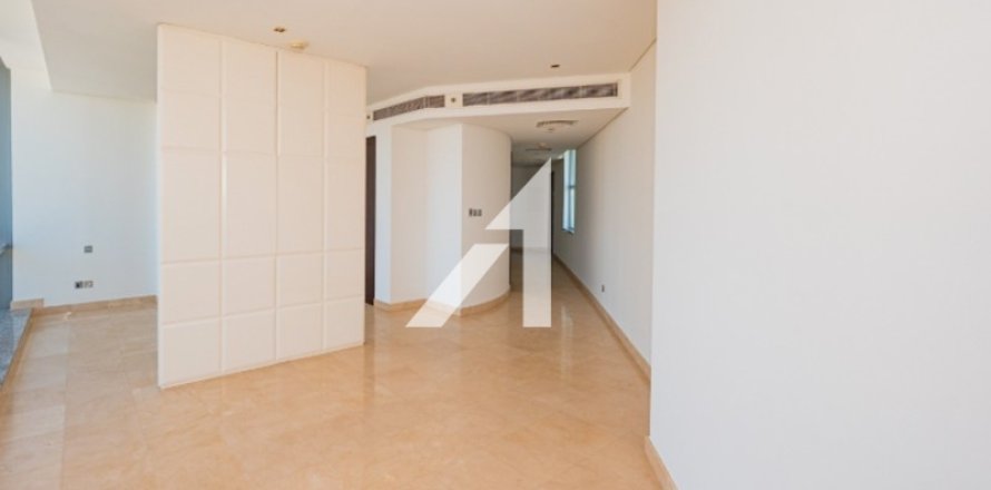 Квартира в Дубае, студия, 63.4м², № 10913