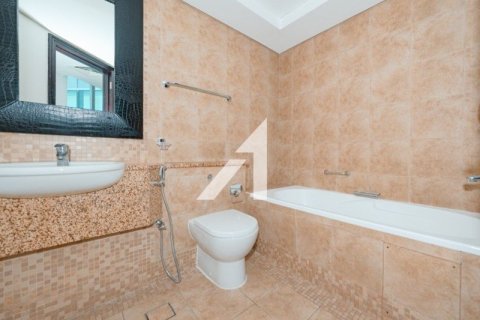 Снять в аренду квартиру в Дубае: студию, 63.4м², № 10913 - фото 12